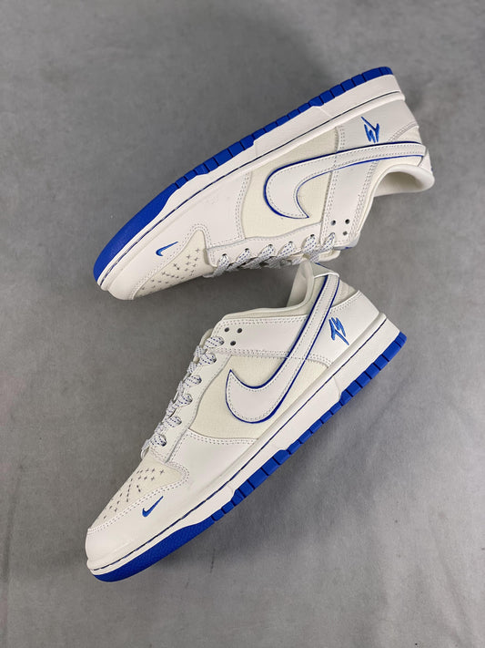 SB Dunks TS